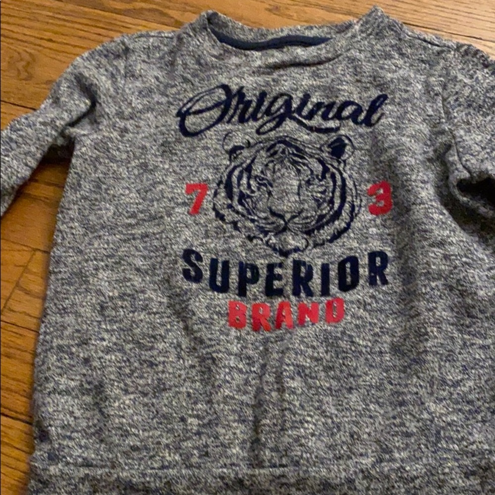 Pullover sweater
